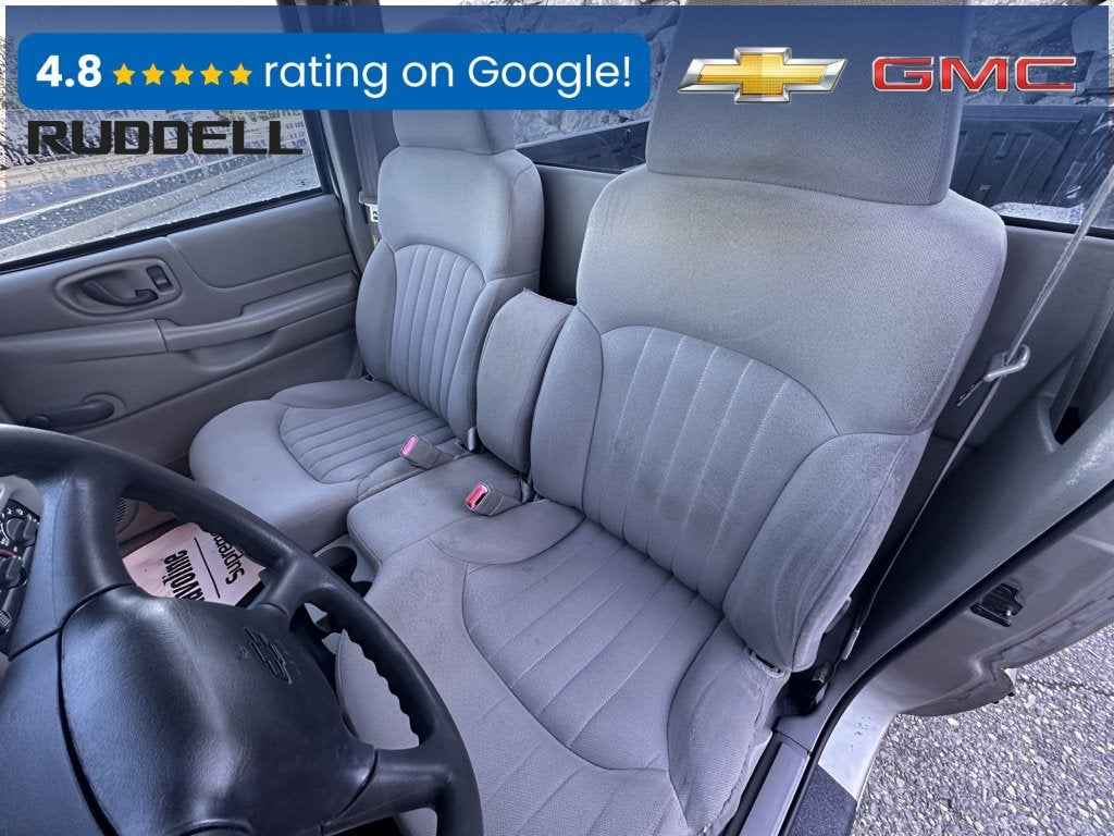 2003 Chevrolet S10 Base