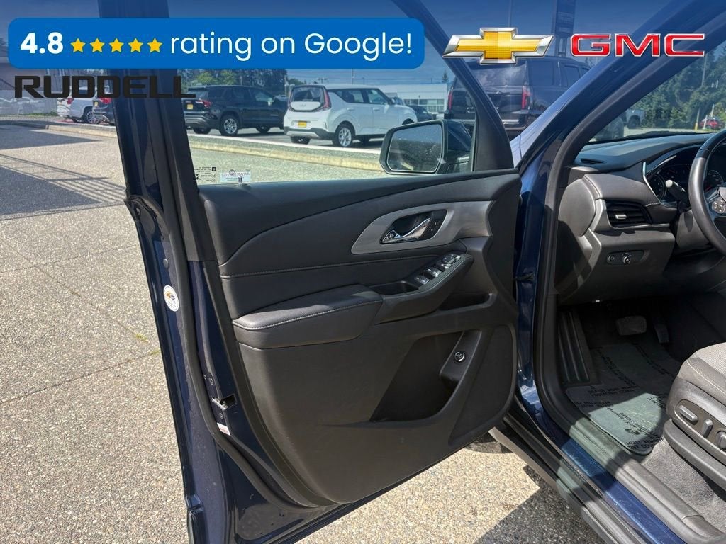 2022 Chevrolet Traverse LT Cloth