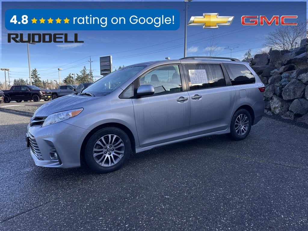 2018 Toyota Sienna XLE Auto Access Seat