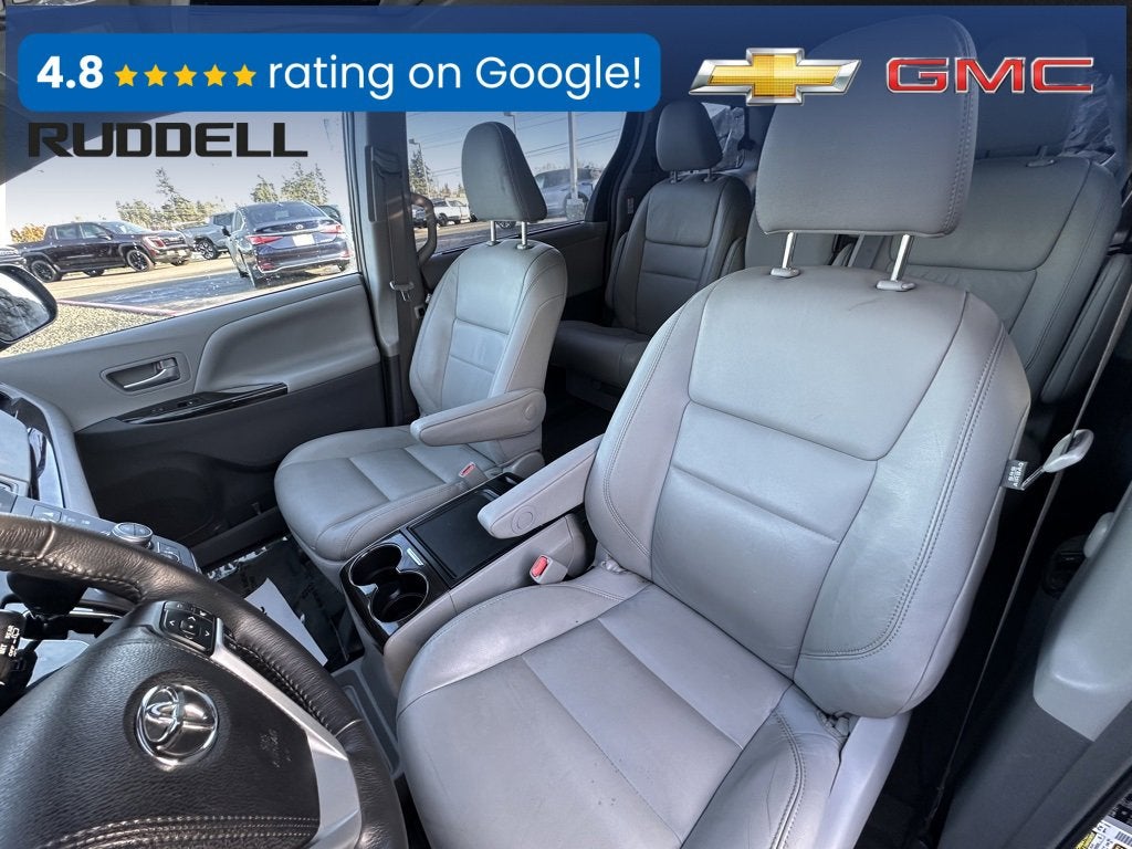2018 Toyota Sienna XLE Auto Access Seat