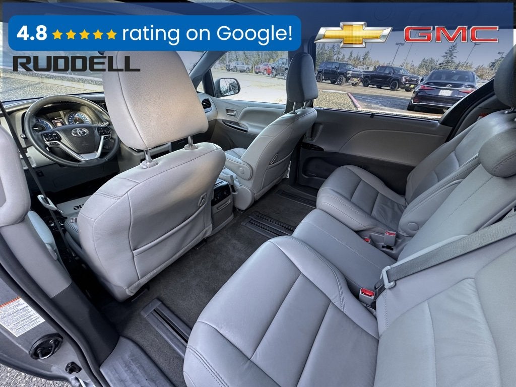 2018 Toyota Sienna XLE Auto Access Seat