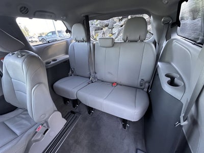 2018 Toyota Sienna XLE Auto Access Seat