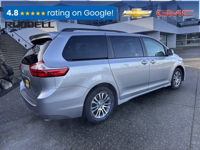 2018 Toyota Sienna XLE Auto Access Seat