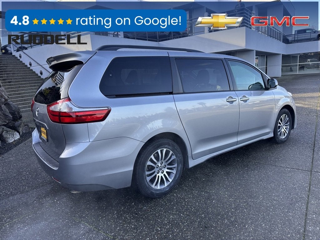 2018 Toyota Sienna XLE Auto Access Seat