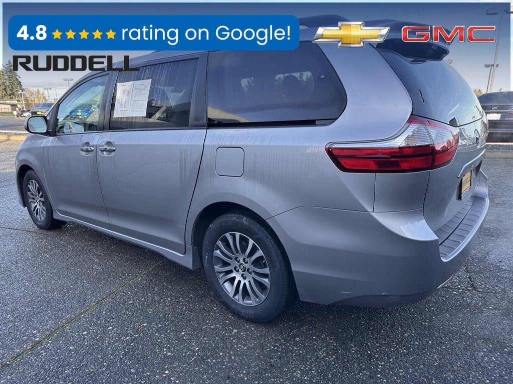 2018 Toyota Sienna XLE Auto Access Seat