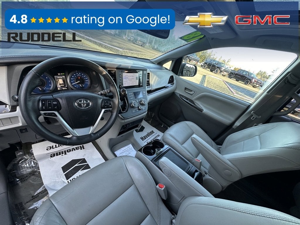 2018 Toyota Sienna XLE Auto Access Seat