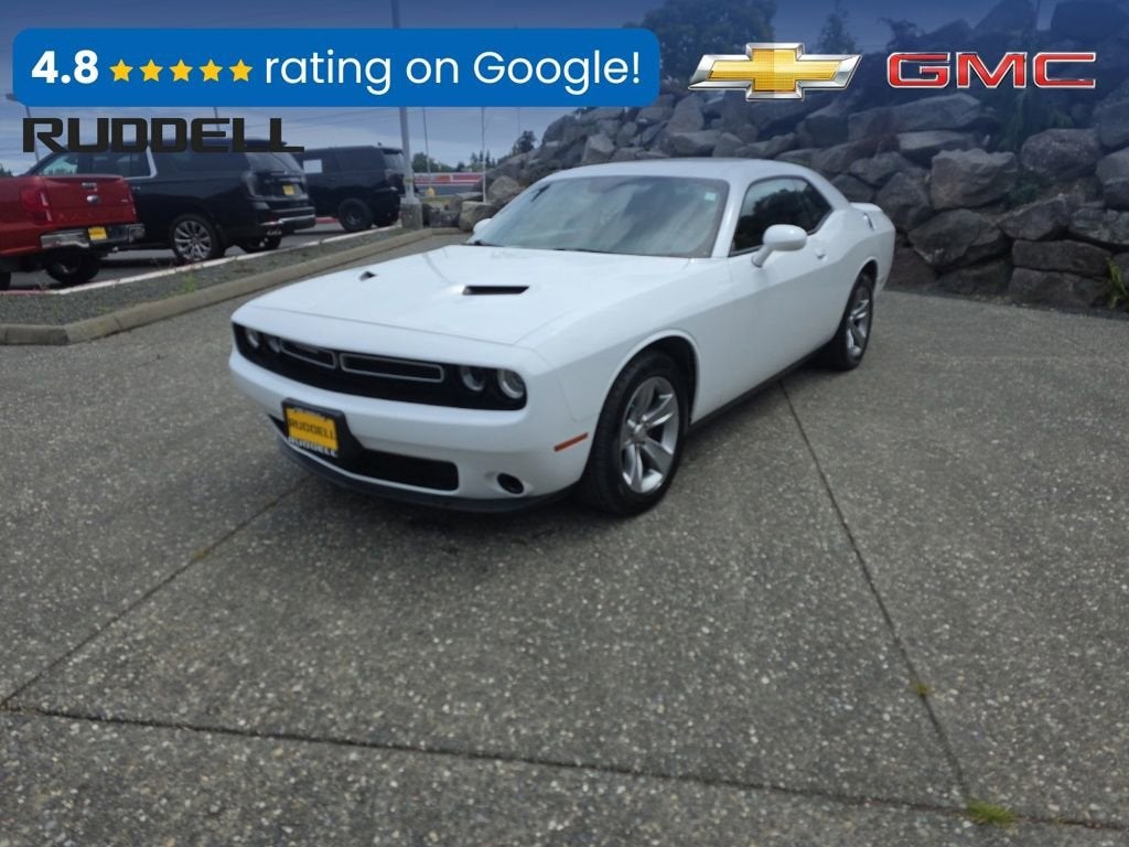 2019 Dodge Challenger SXT Auto's photo