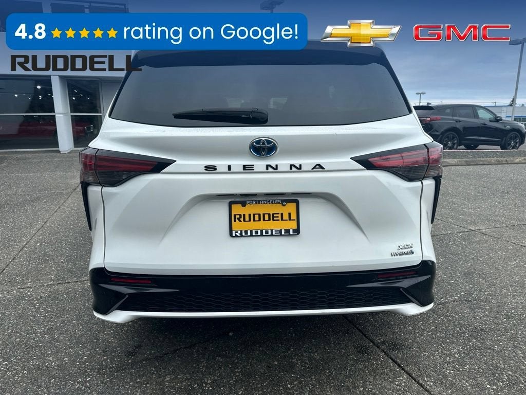 2022 Toyota Sienna LE