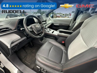 2022 Toyota Sienna LE