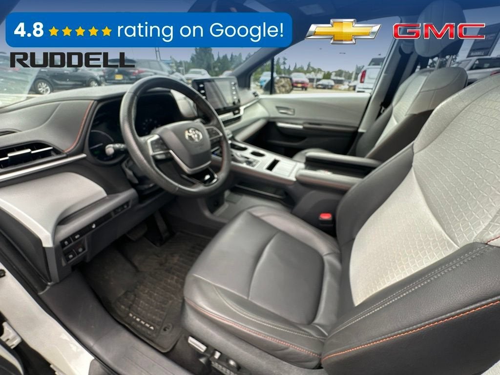 2022 Toyota Sienna LE