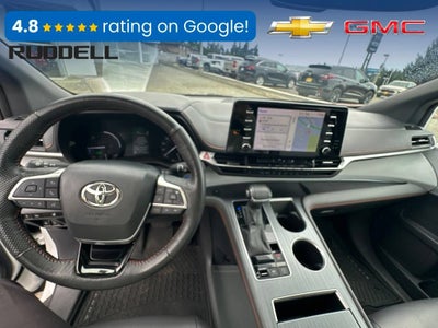 2022 Toyota Sienna LE