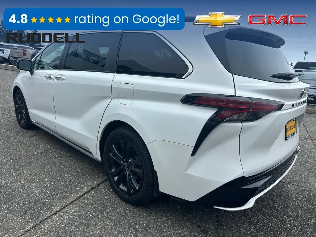 2022 Toyota Sienna LE