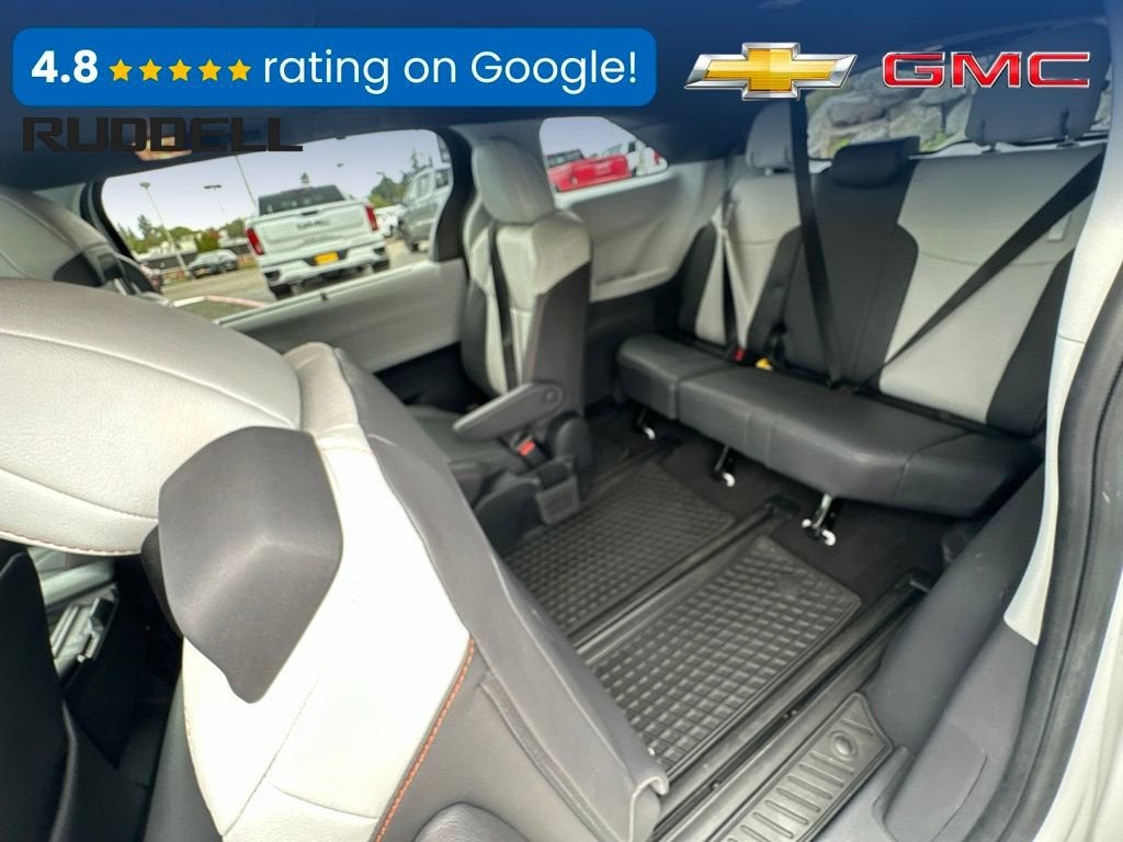 2022 Toyota Sienna LE