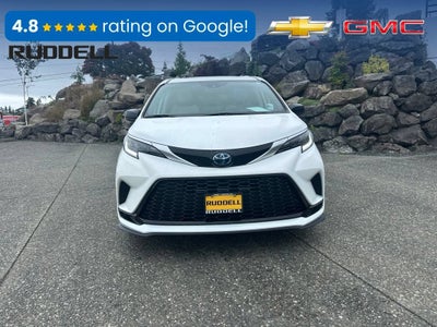 2022 Toyota Sienna LE
