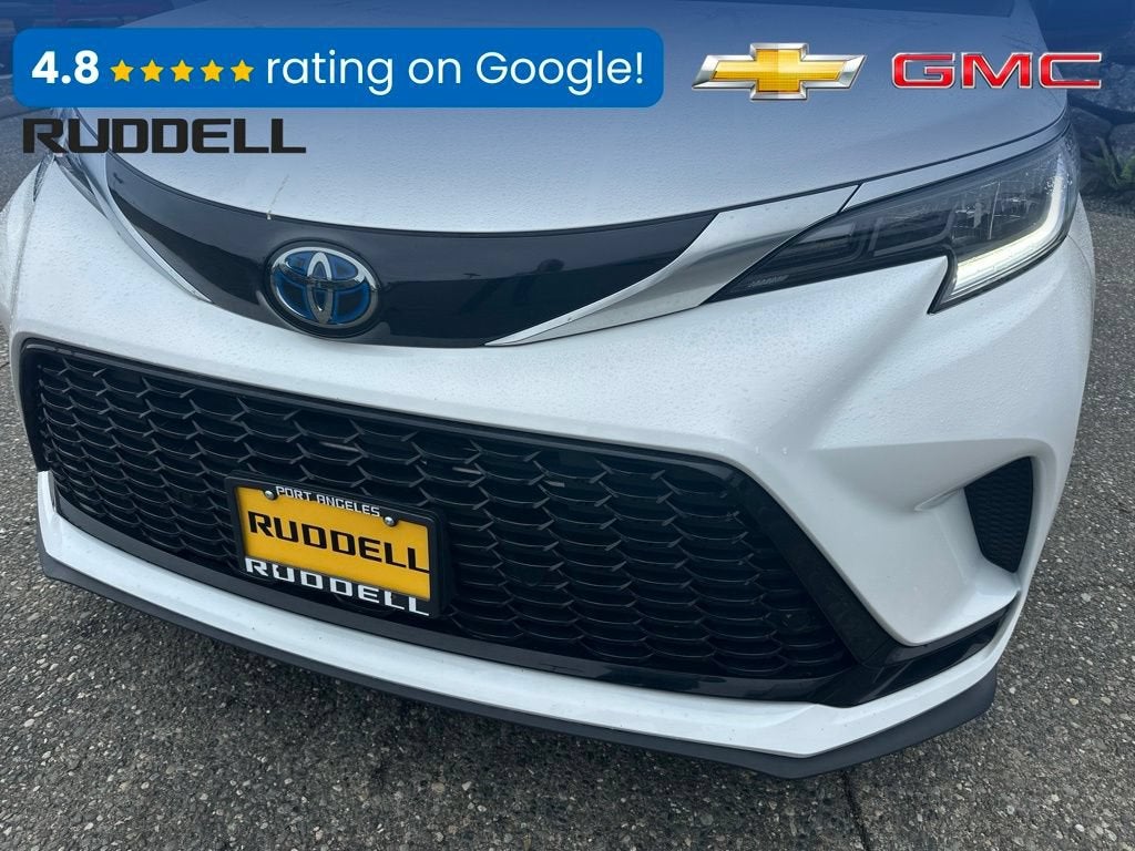 2022 Toyota Sienna LE