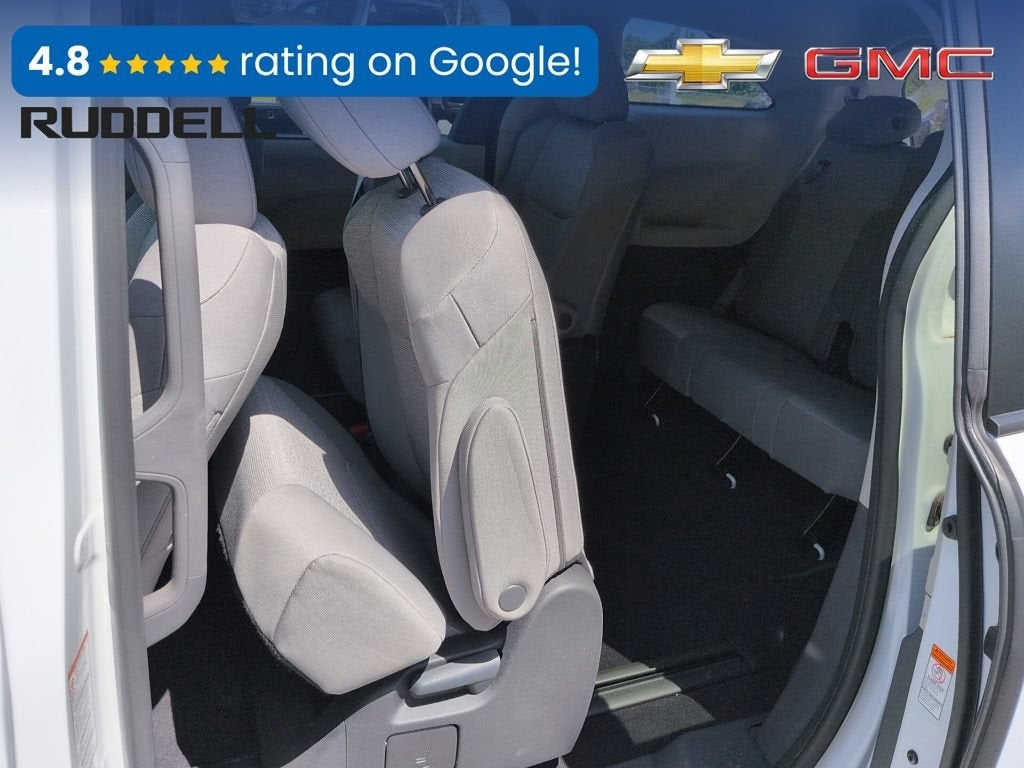2023 Toyota Sienna LE