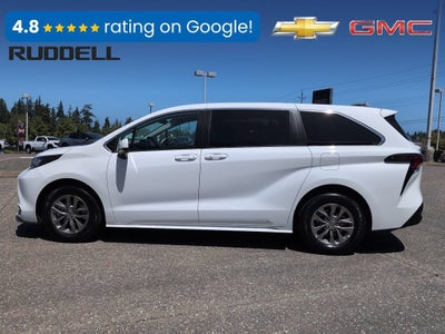 2023 Toyota Sienna LE