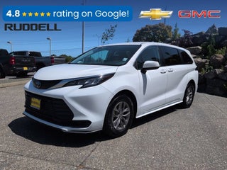 2023 Toyota Sienna LE