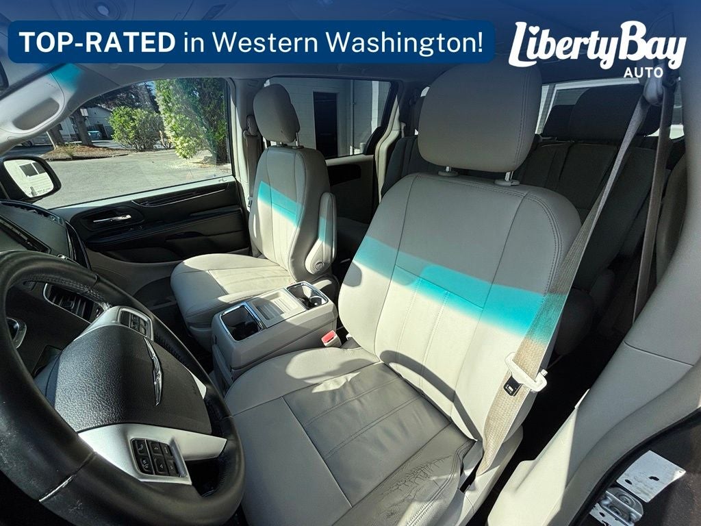 2016 Chrysler Town & Country Touring