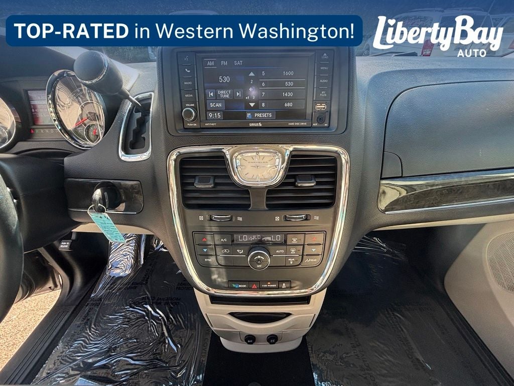 2016 Chrysler Town & Country Touring