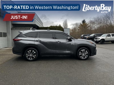 2022 Toyota Highlander Hybrid Base