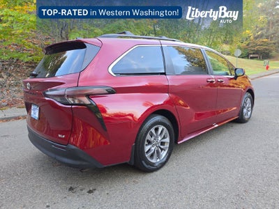 2026 Toyota Sienna XLE 8 Passenger