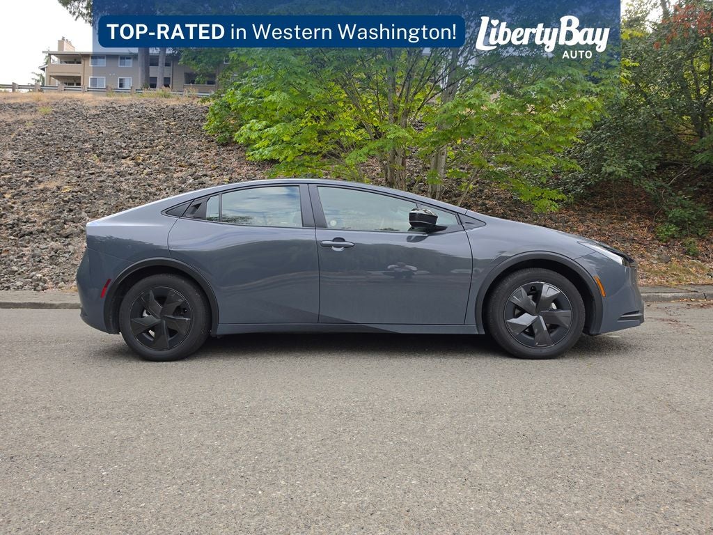 2025 Toyota Prius LE