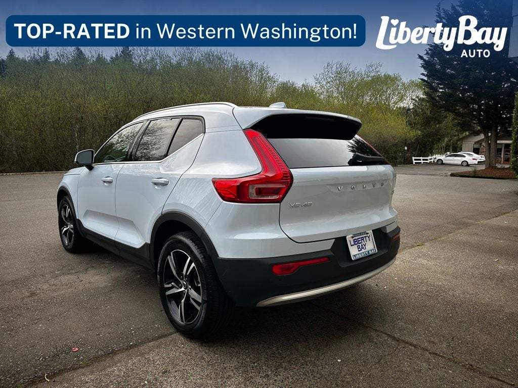 2025 Volvo XC40 B5 Core