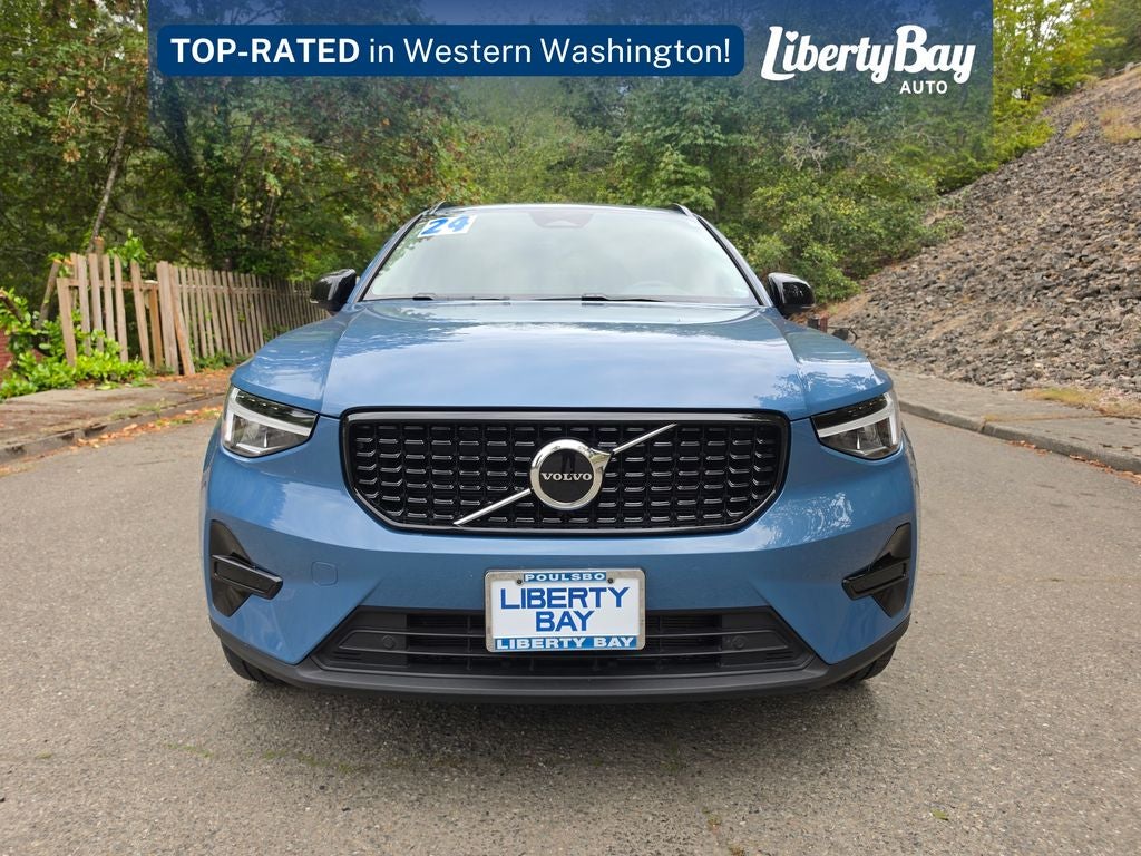 2024 Volvo XC40 B5 Core