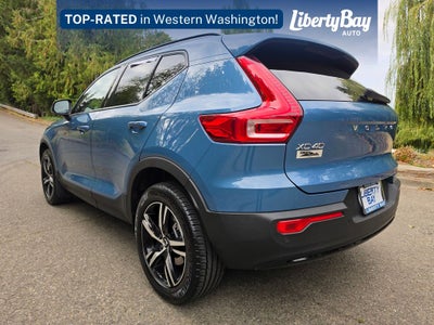2024 Volvo XC40 B5 Core
