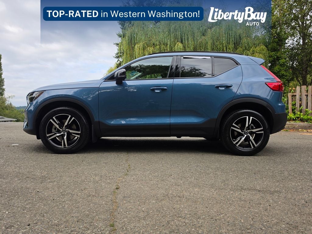 2024 Volvo XC40 B5 Core