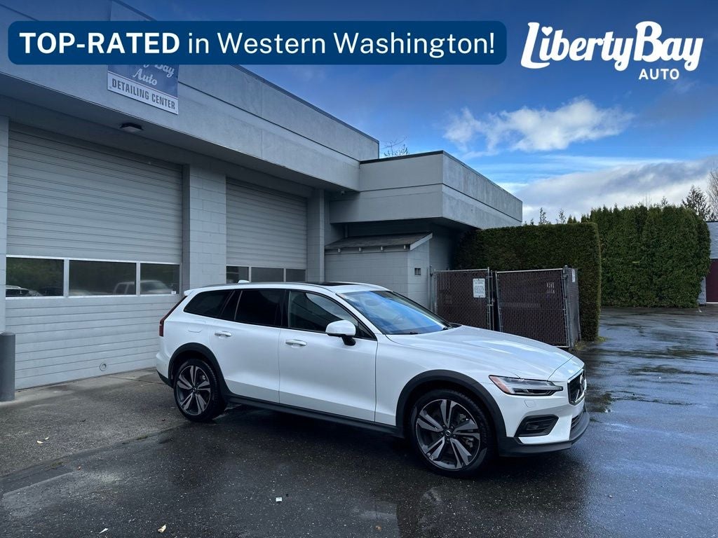 2025 Volvo V60 Cross Country B5 Plus